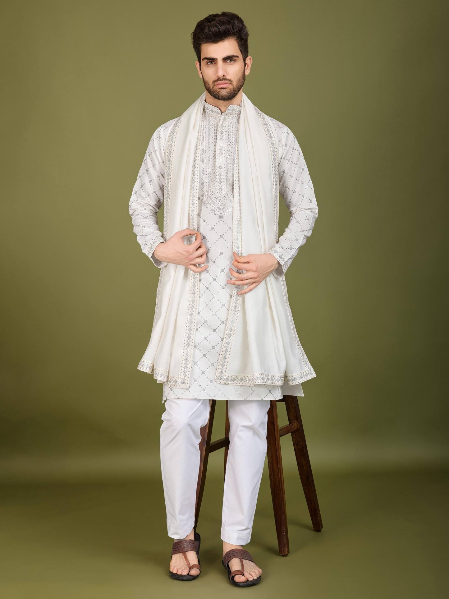 Elegant festive Embroidered Kurta Set