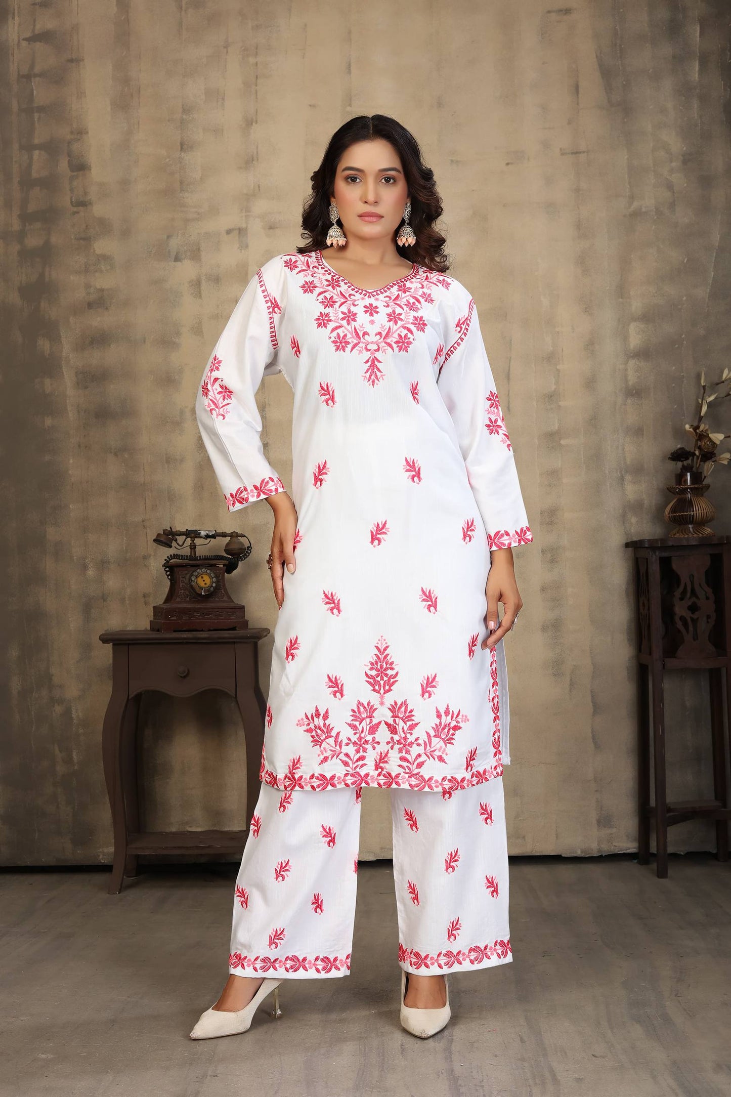 Chikankari Embroidered Kurti & Pant Set