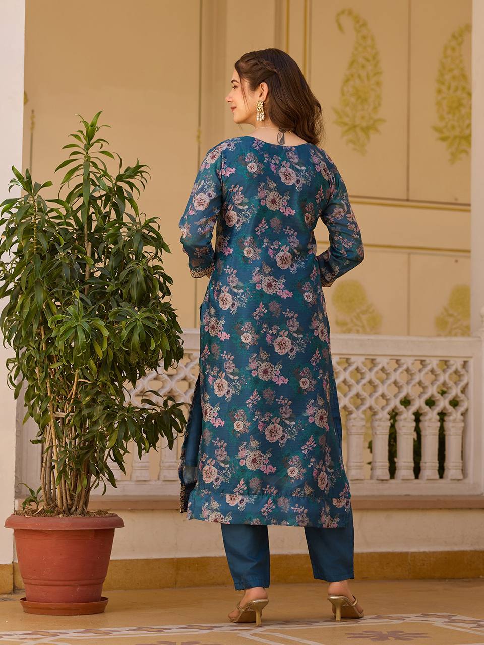 Floral Embroidered Chinon Suit Set with Sequins
