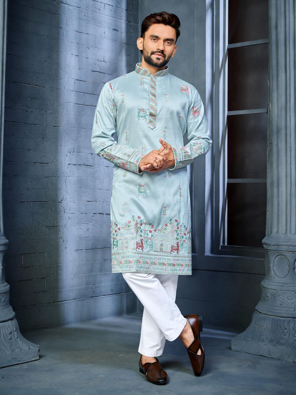 Men’s Embroidered Kurta Set