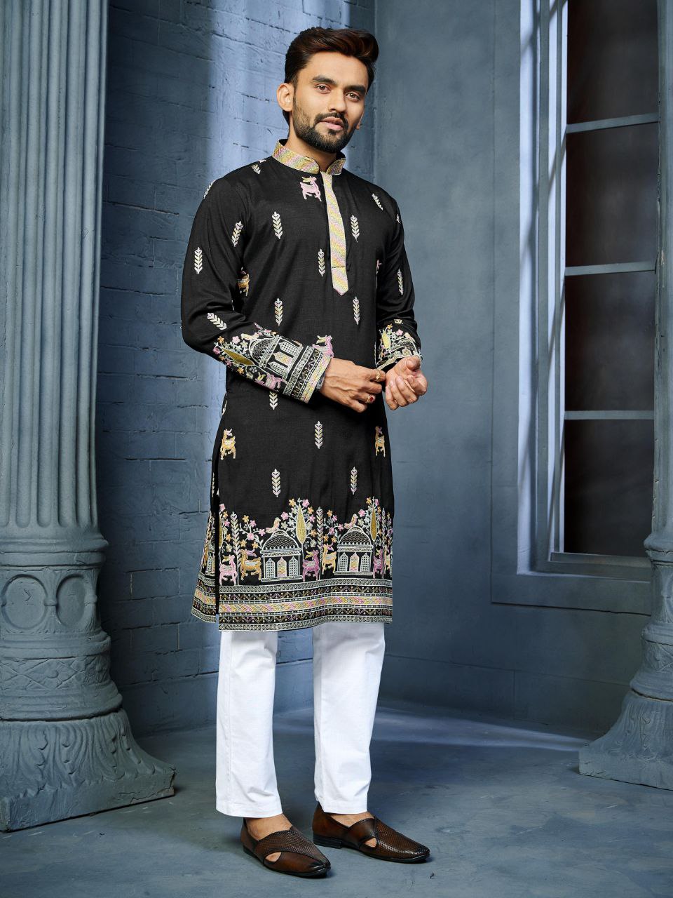Men’s Embroidered Kurta Set