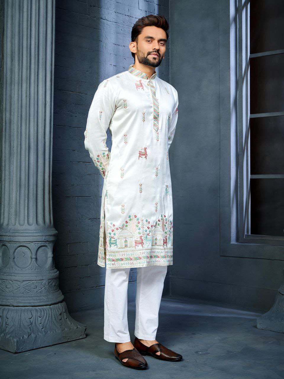 Men’s Embroidered Kurta Set