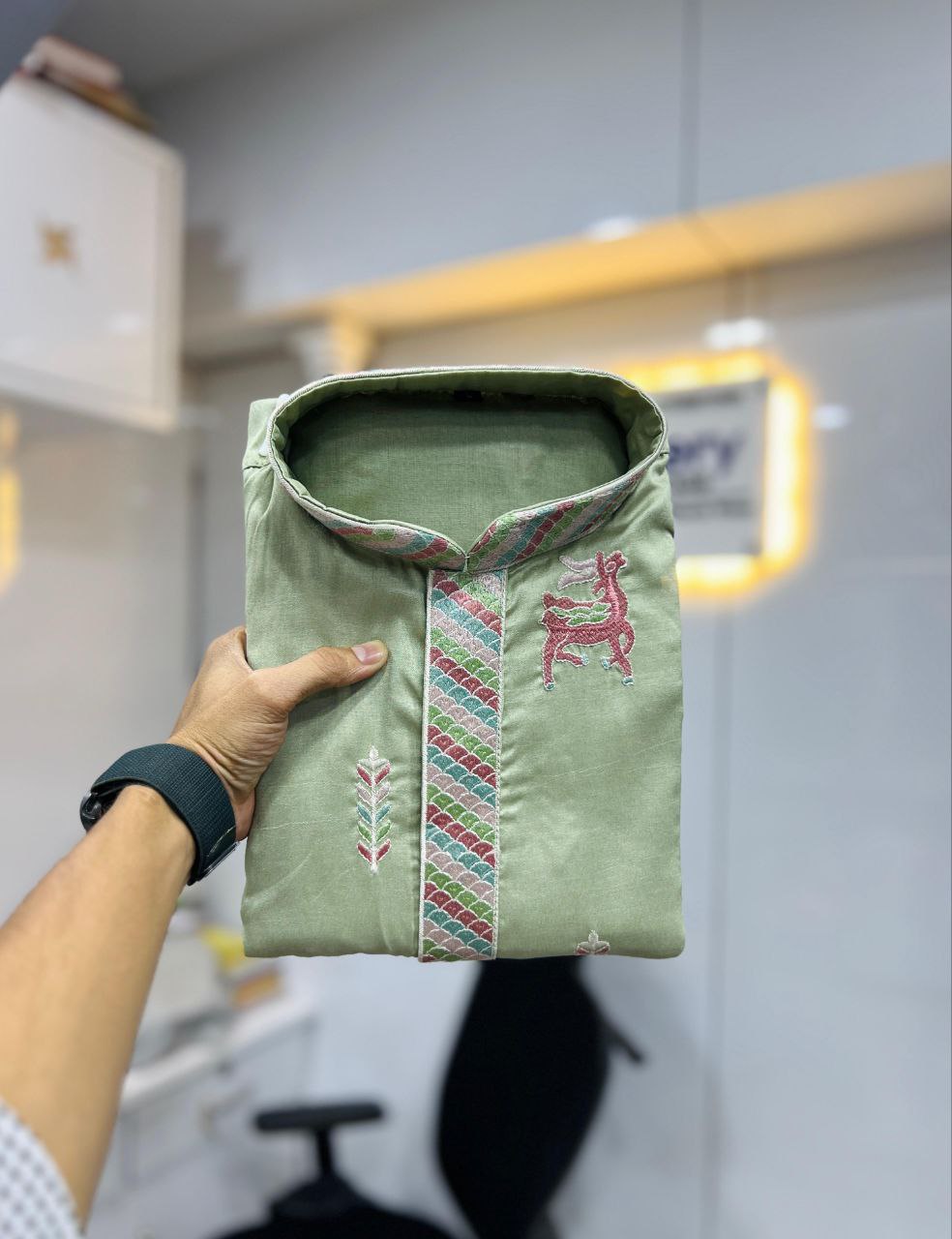 Men’s Embroidered Kurta Set