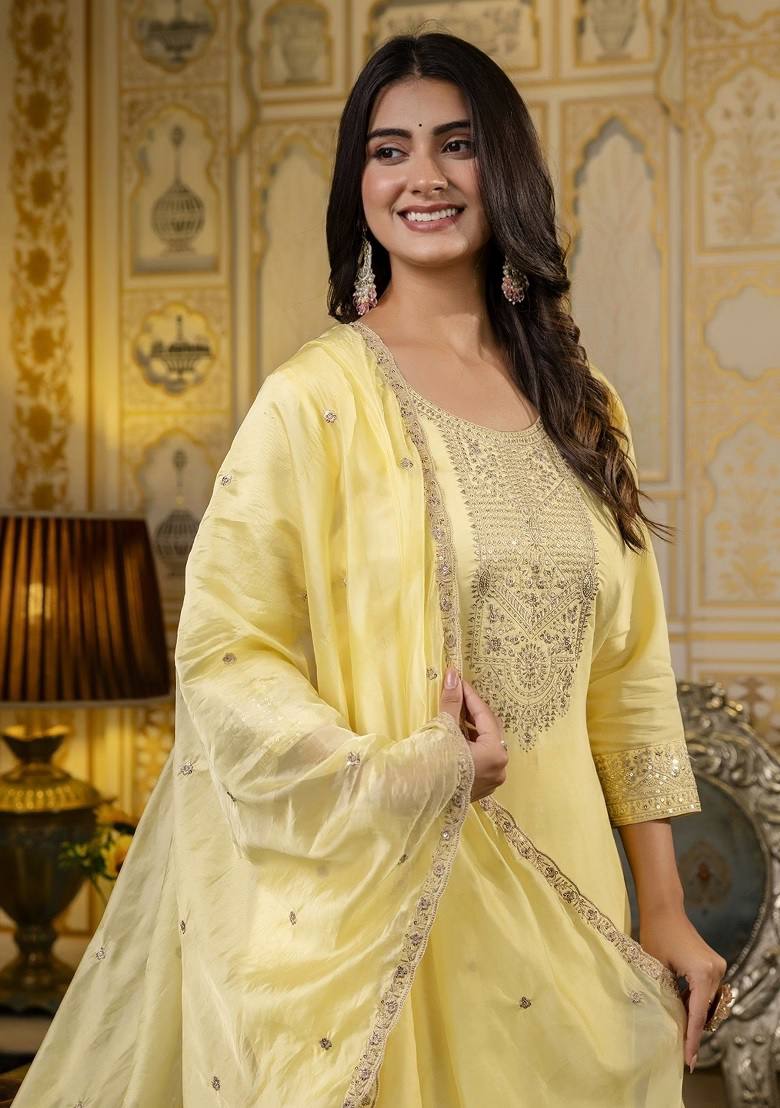 Elegant Embroidered Kurti Set with Net Butterfly Dupatta