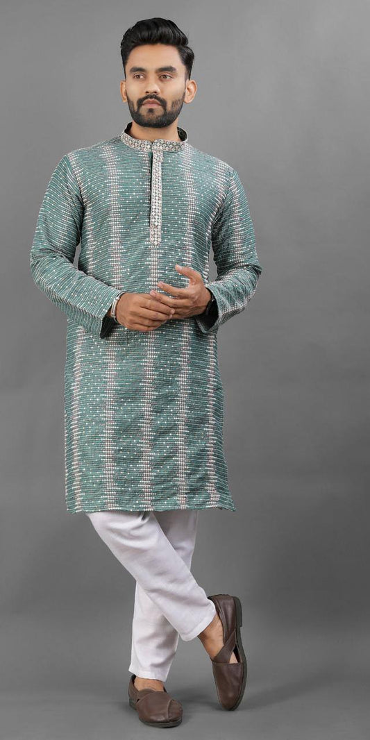 Men’s Embroidered Kurta Set