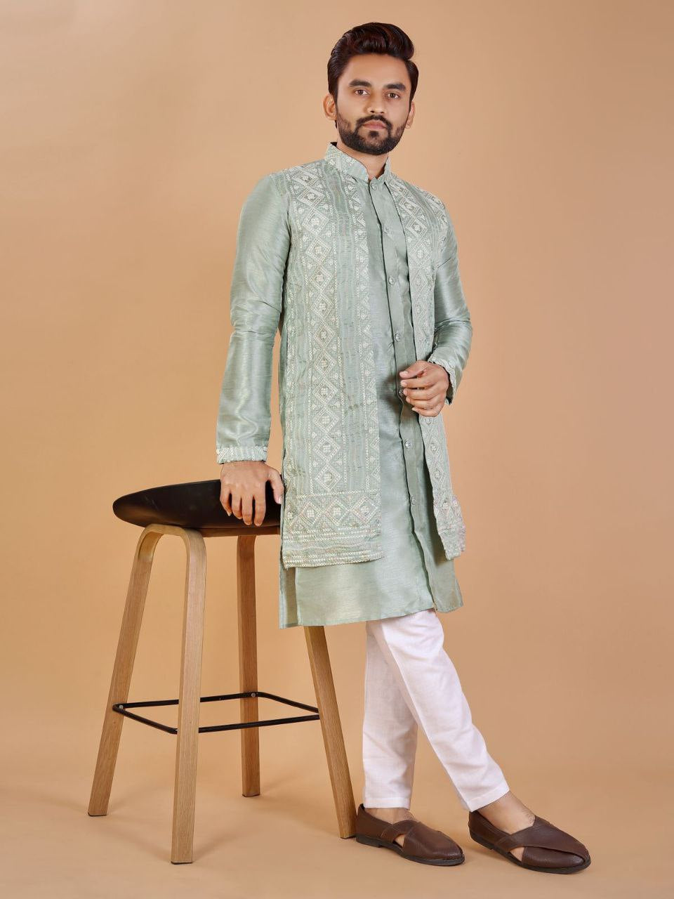 Men Kurta Pyjamas Set with attached Jacket