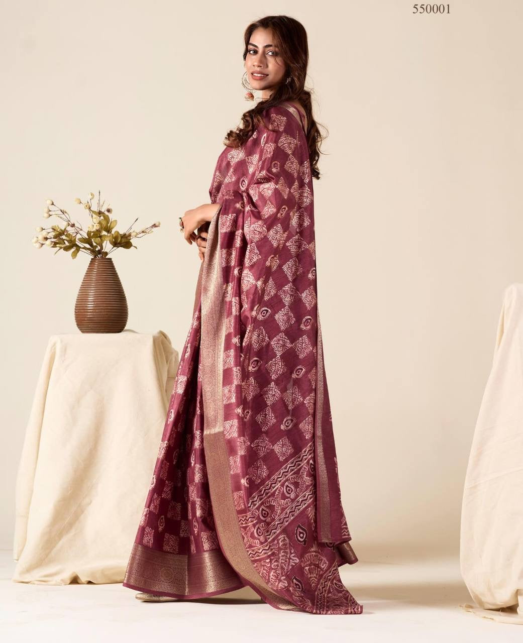 Yara Dola Silk with Foil Print Saree