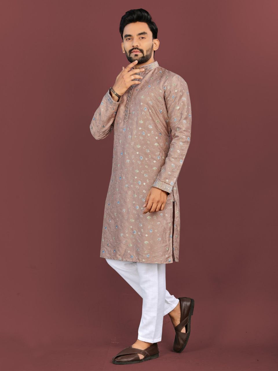 Diwas Men Embroidered Kurtas