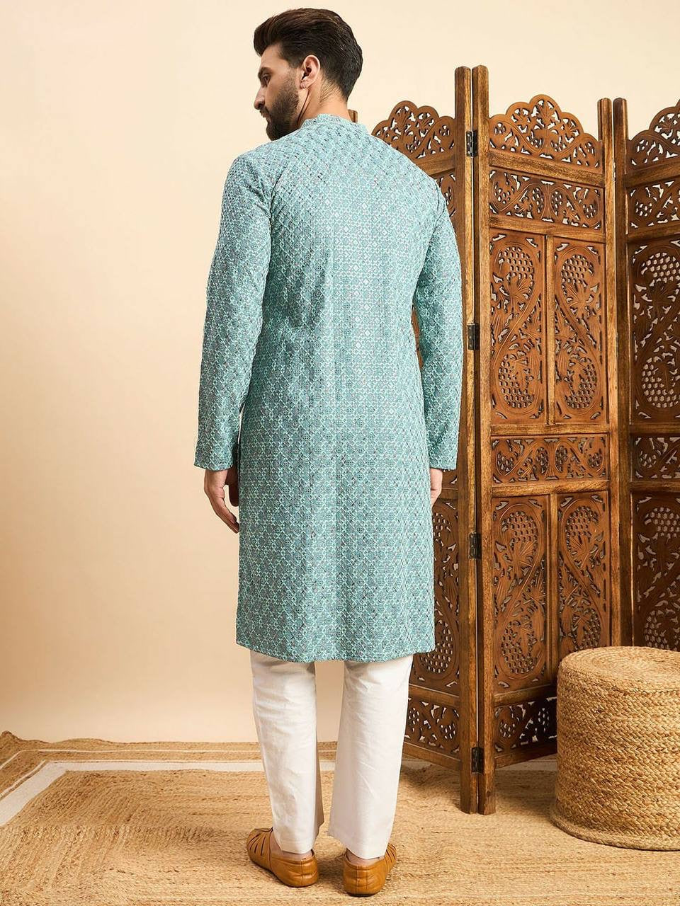 Embroidered Mandarin Collar Straight Kurta