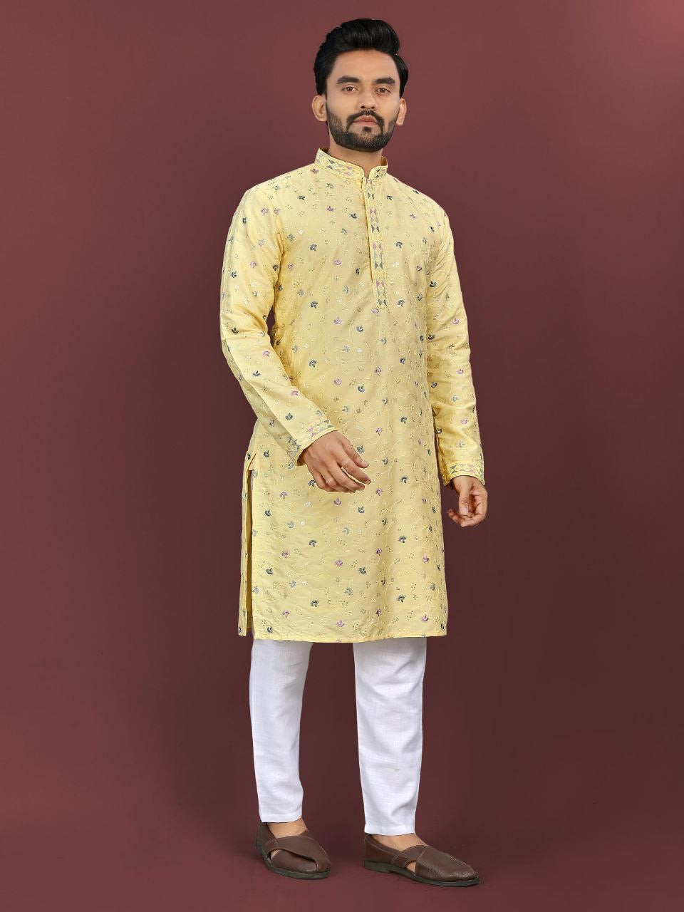 Diwas Men Embroidered Kurtas