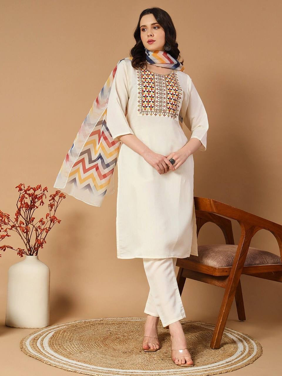 Ayesha White Kurti with Pants & Dupatta