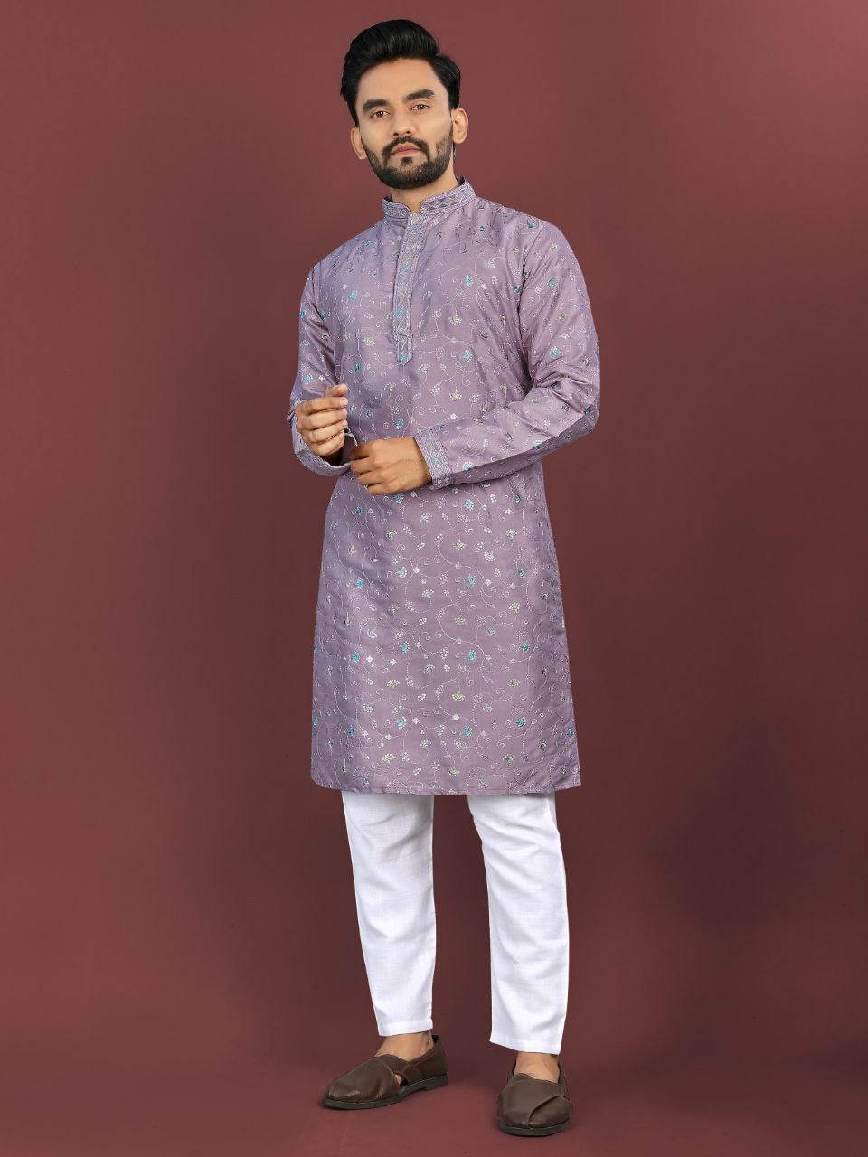 Diwas Men Embroidered Kurtas