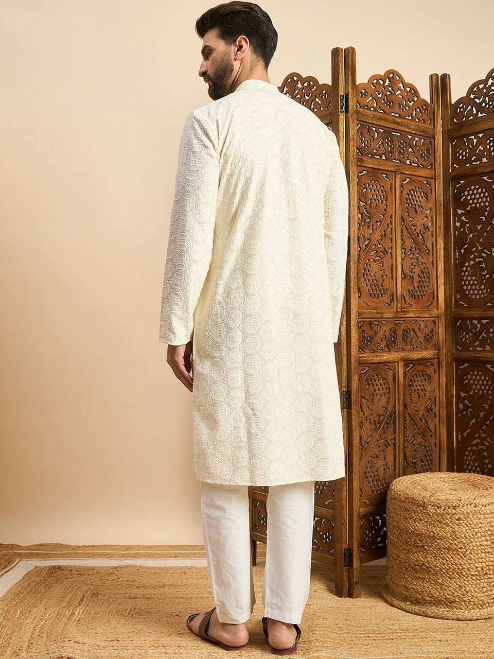 Embroidered Mandarin Collar Straight Kurta