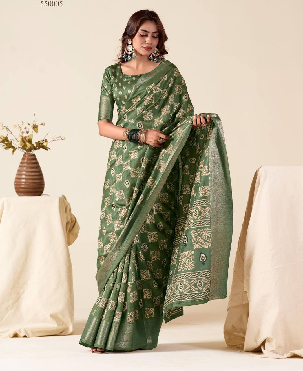 Yara Dola Silk with Foil Print Saree