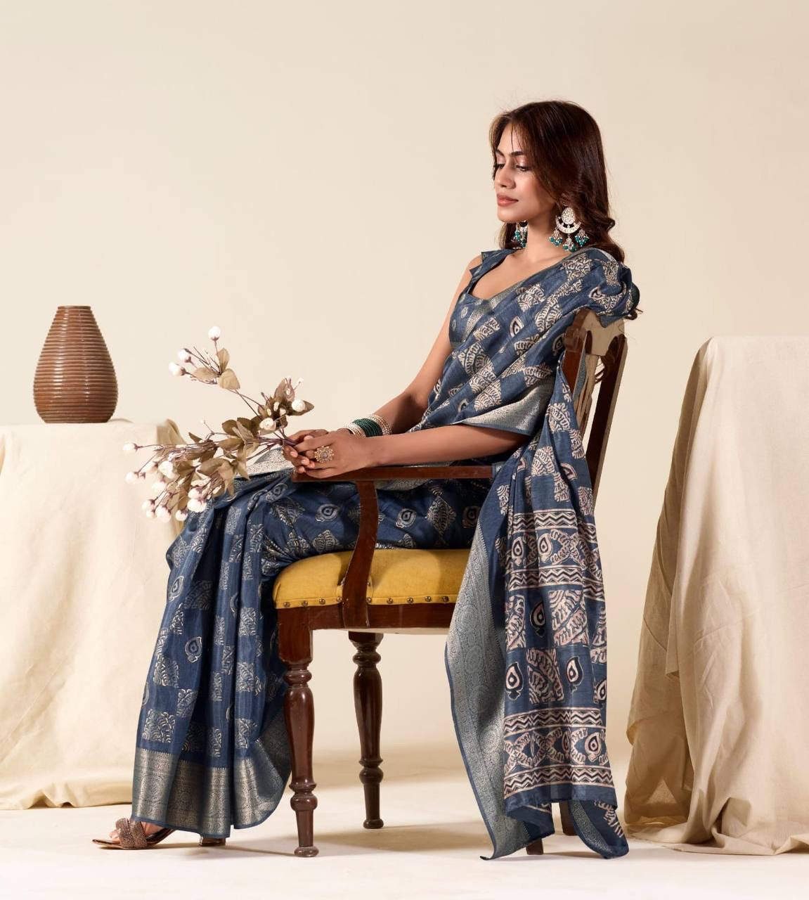 Yara Dola Silk with Foil Print Saree