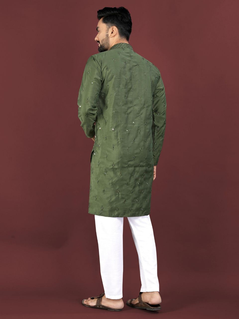 Men’s Embroidered Kurta Pajama Set