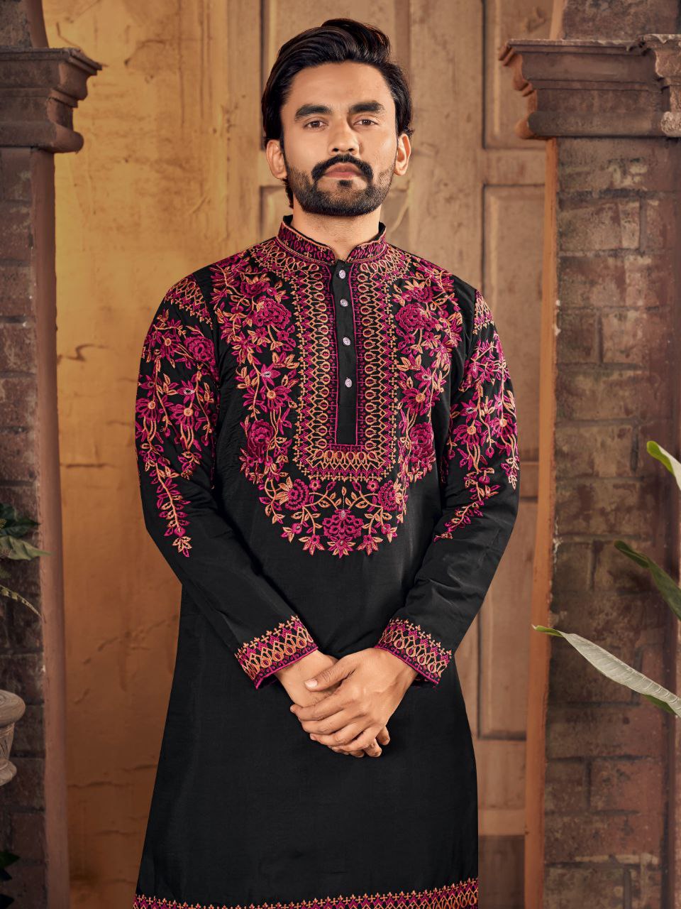 Virasat Men Black Kurta set with Floral Embroidery